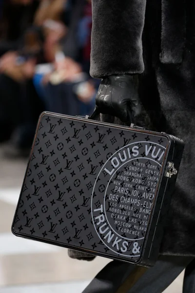 Look 8